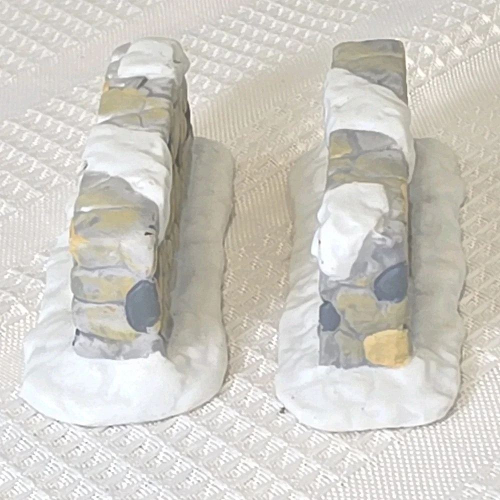 Christmas Village Snowy‎ Stone Wall  Porcelain 2 Segments 1.25